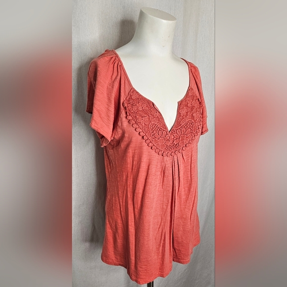 LOFT Ann‎ Taylor Coral Crochet Lace Detail Short Flutter Sleeves Top Size S - Picture 3 of 6